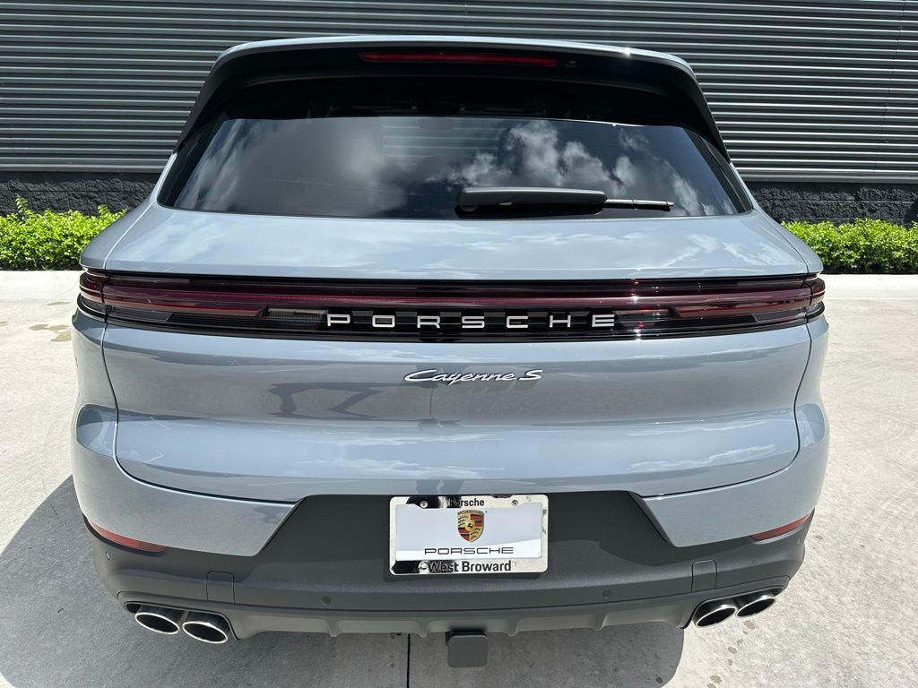Thumbnail: 2025 Porsche Cayenne - 11