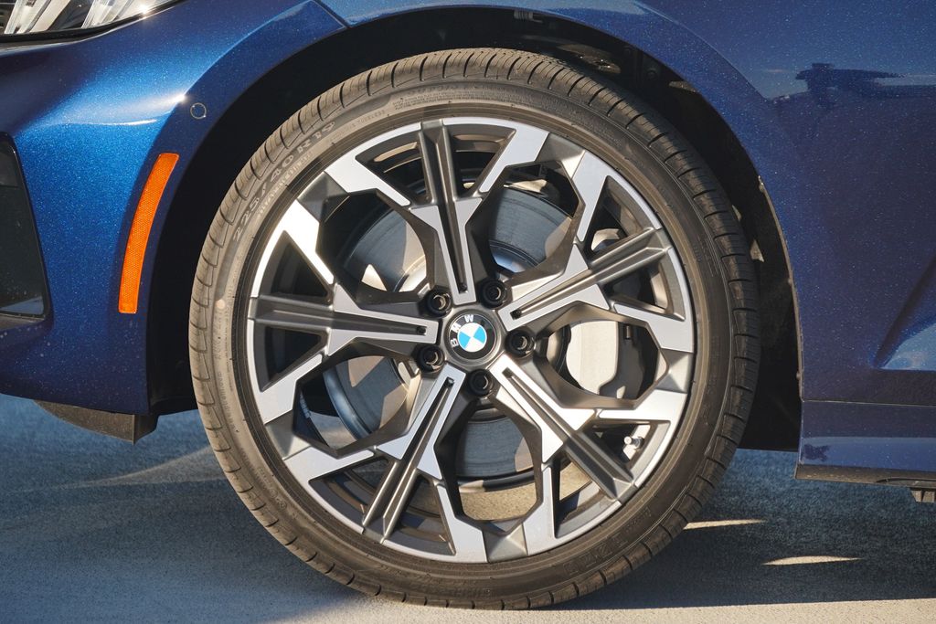 Thumbnail: 2026 BMW 3 Series - 5