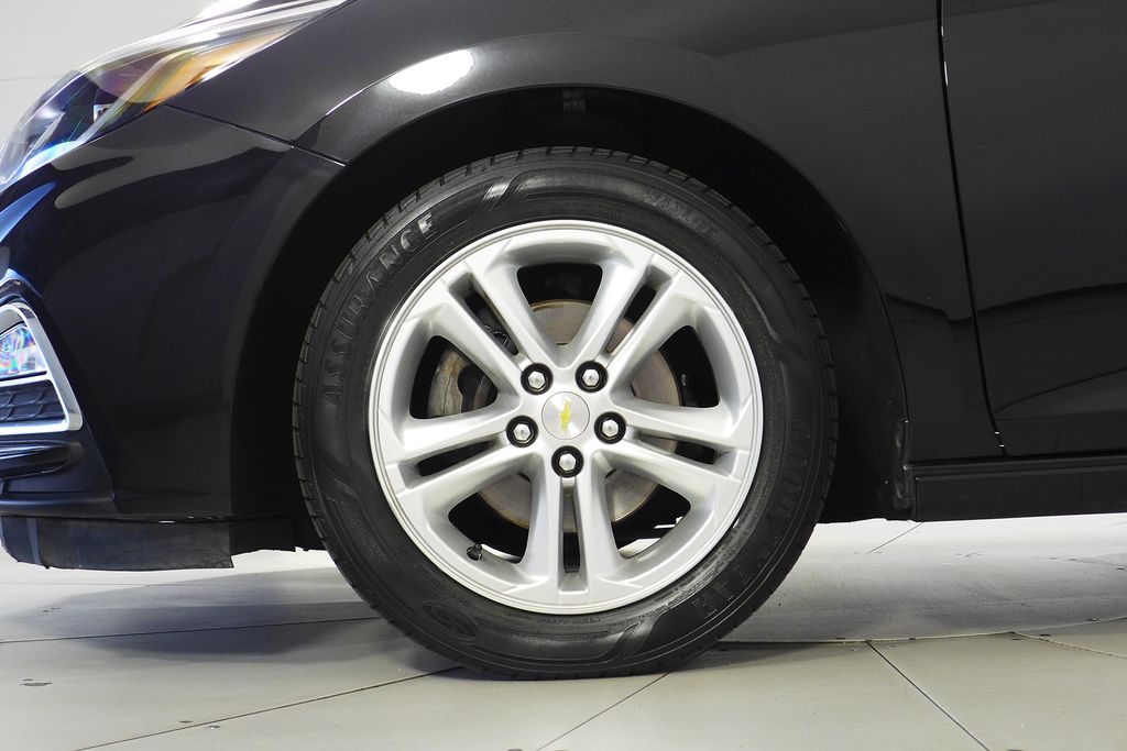 Thumbnail: 2018 Chevrolet Cruze - 5