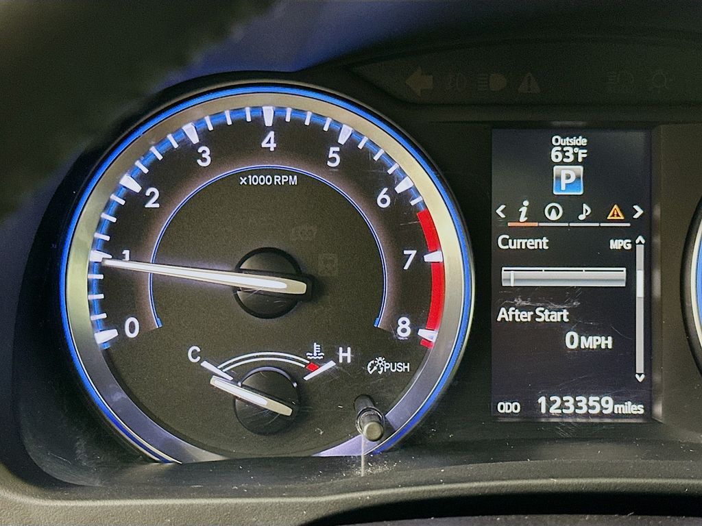 2015 Toyota Highlander Limited 12