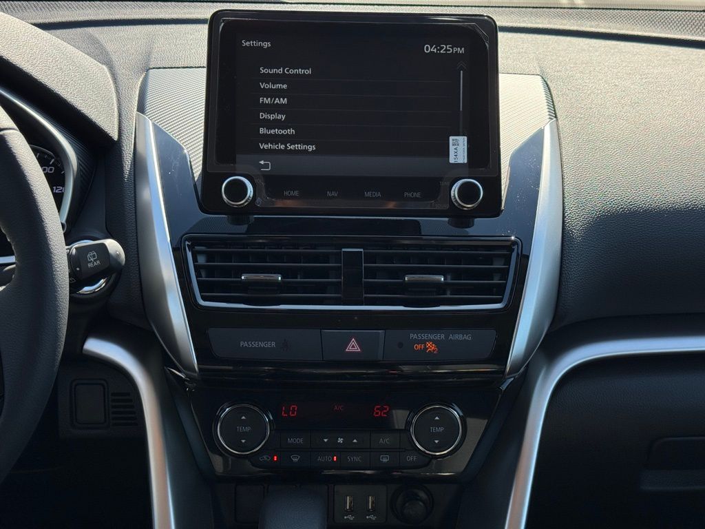 2025 Mitsubishi Eclipse Cross SE photo 16
