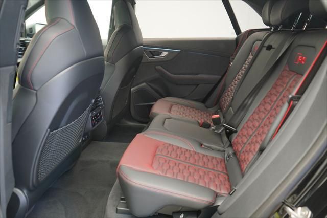 Thumbnail: 2026 Audi RS Q8 - 7