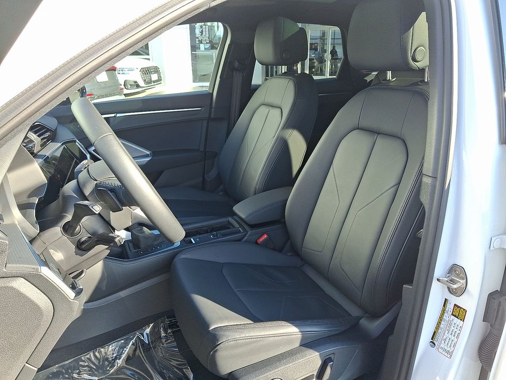 Thumbnail: 2025 Audi Q3 - 13