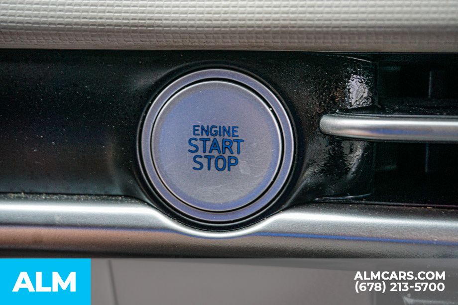 Used 2025 Gray Hyundai SEL image 43