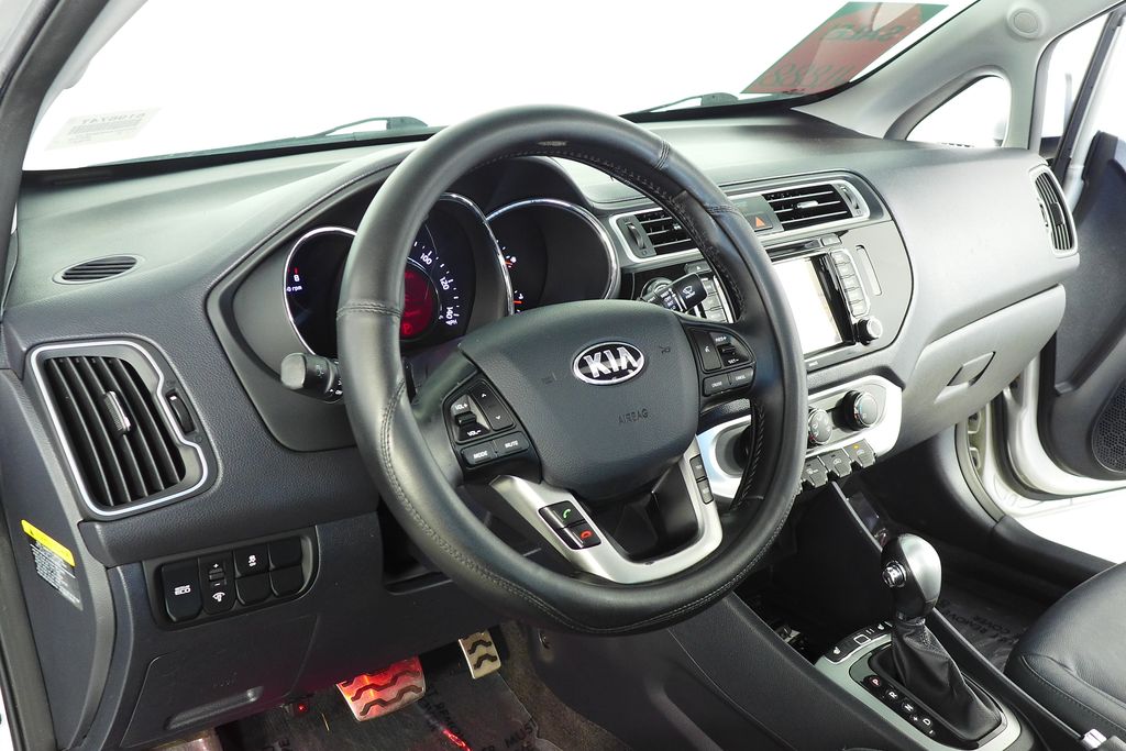 Thumbnail: 2016 Kia Rio - 30