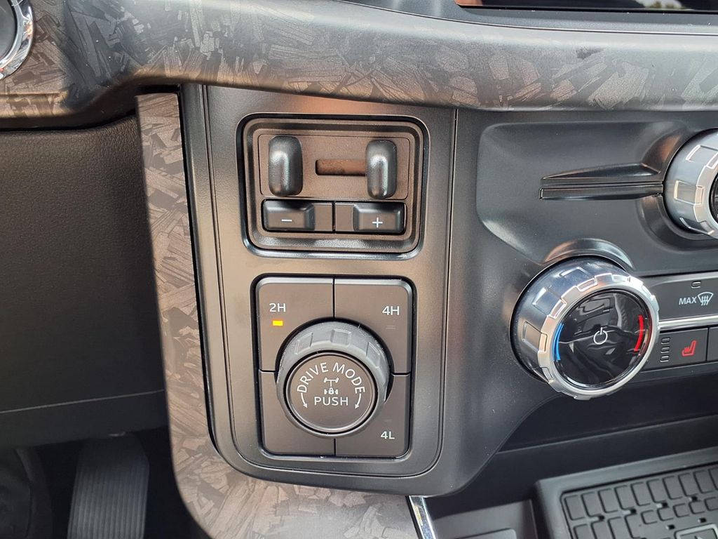 2025 Ford F-150 XLT - 11