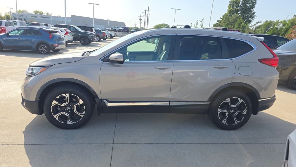 Used 2017 Honda CR-V Touring with VIN 5J6RW2H9XHL042118 for sale in Kansas City