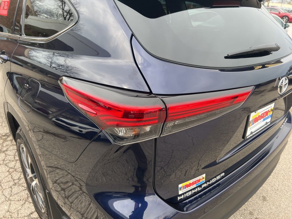 2021 Toyota Highlander XLE photo