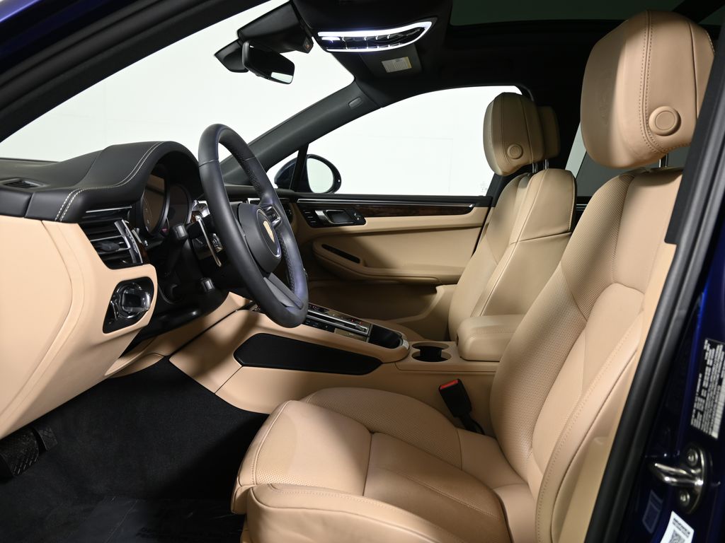 Thumbnail: 2025 Porsche Macan - 5