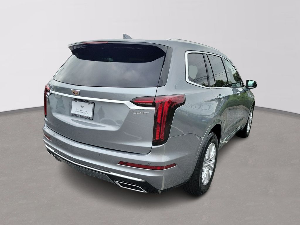 2025 Cadillac XT6 Luxury 4