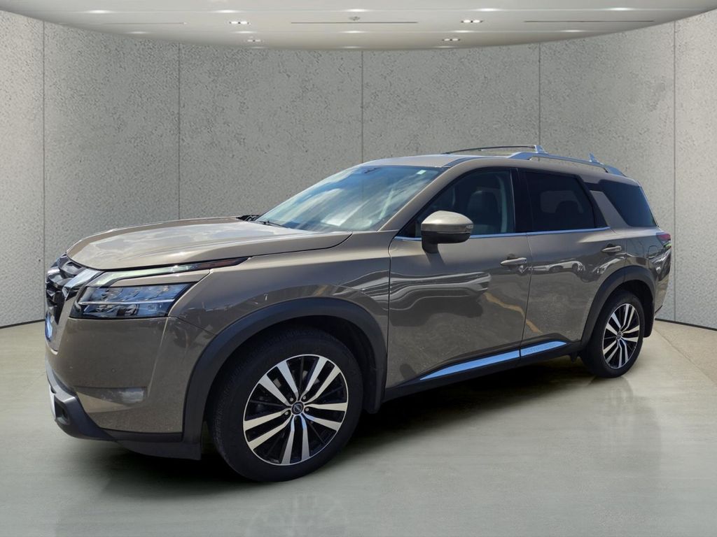  2023 Nissan Pathfinder Platinum 4WD   