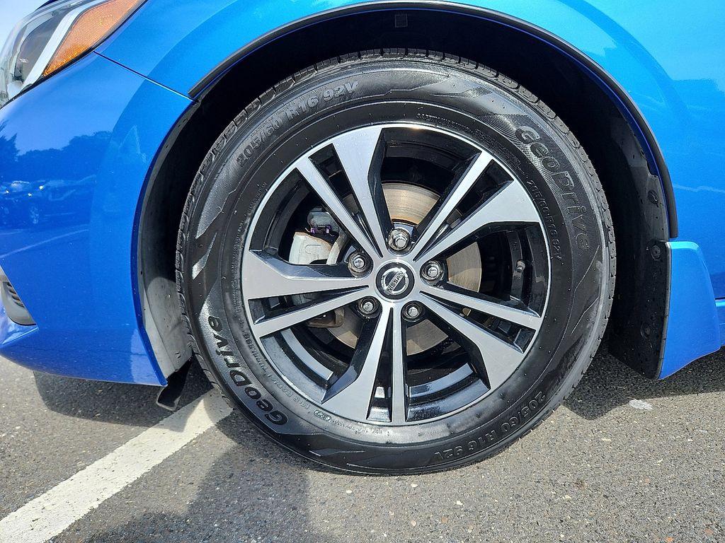 Thumbnail: 2020 Nissan Sentra - 9