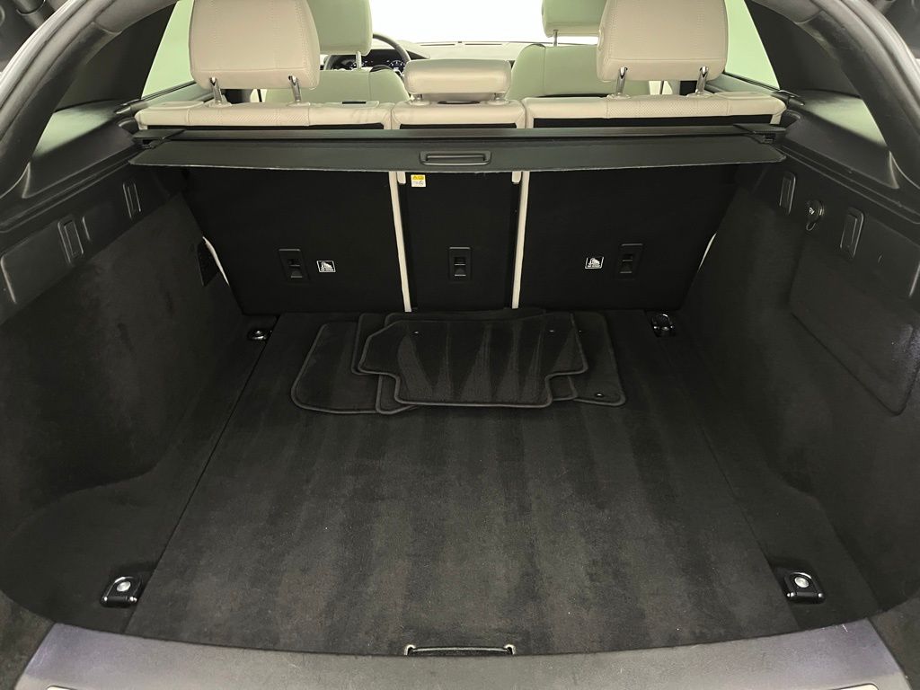 Thumbnail: 2018 Land Rover Range Rover Velar - 27