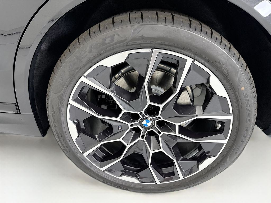 Thumbnail: 2026 BMW X7 - 31