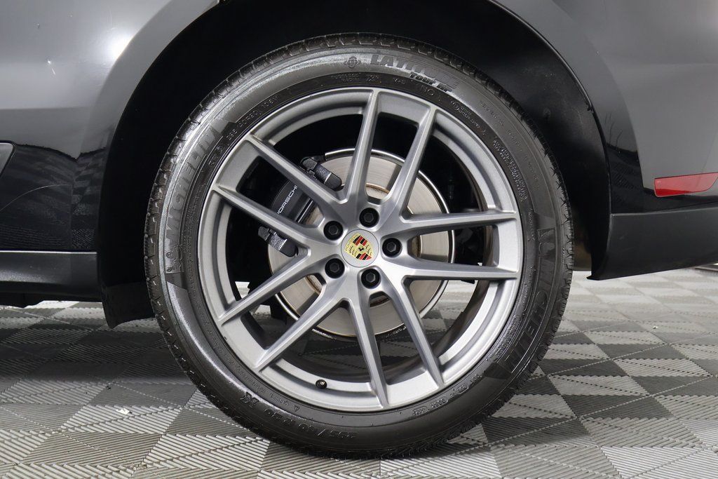Thumbnail: 2024 Porsche Macan - 16