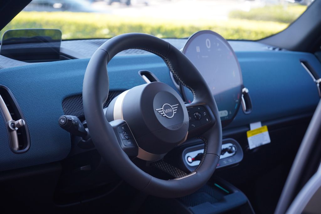 2025 MINI Cooper Countryman Iconic 10