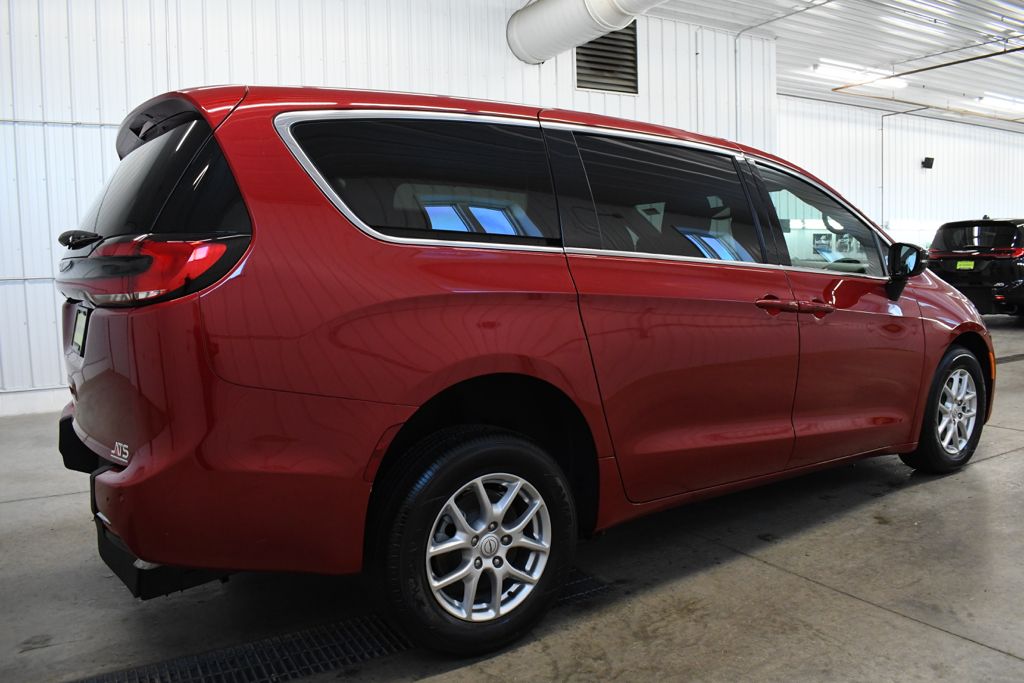 Used 2026 Red Chrysler Select image 11