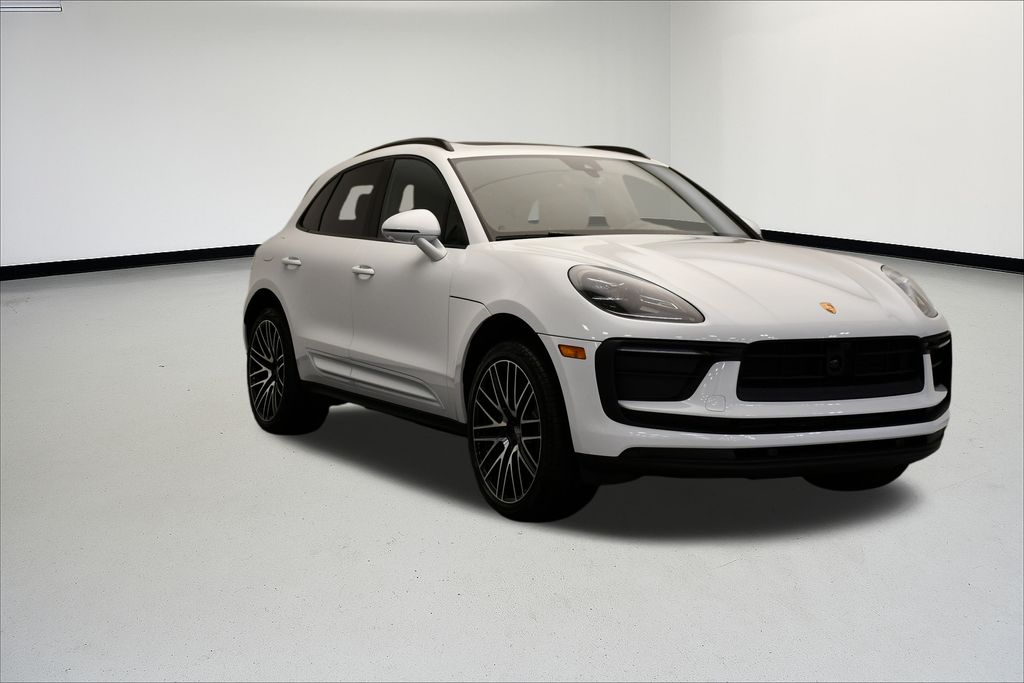 Thumbnail: 2025 Porsche Macan - 9