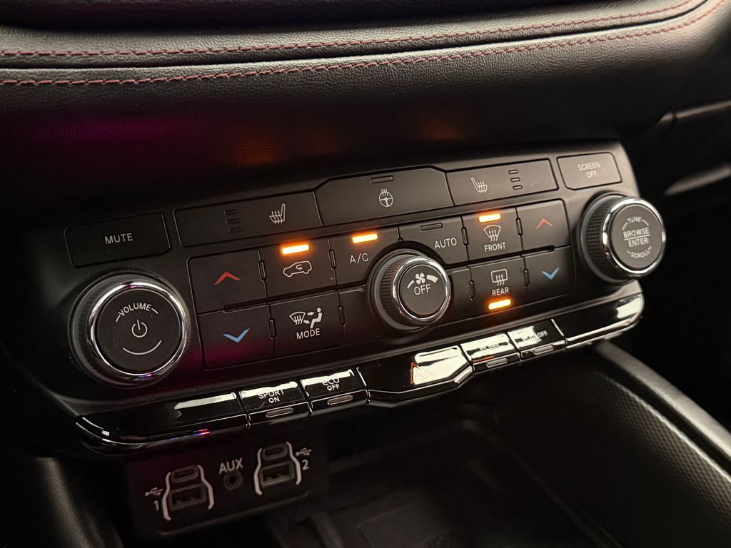 Thumbnail: 2022 Dodge Durango - 29