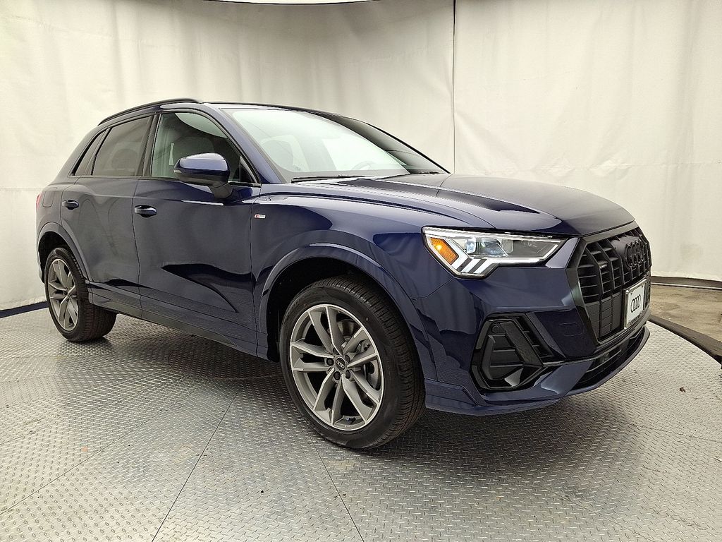 Thumbnail: 2025 Audi Q3 - 2