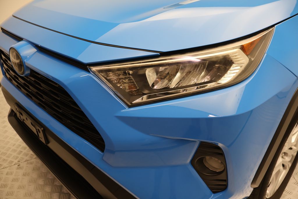 Thumbnail: 2019 Toyota RAV4 - 3