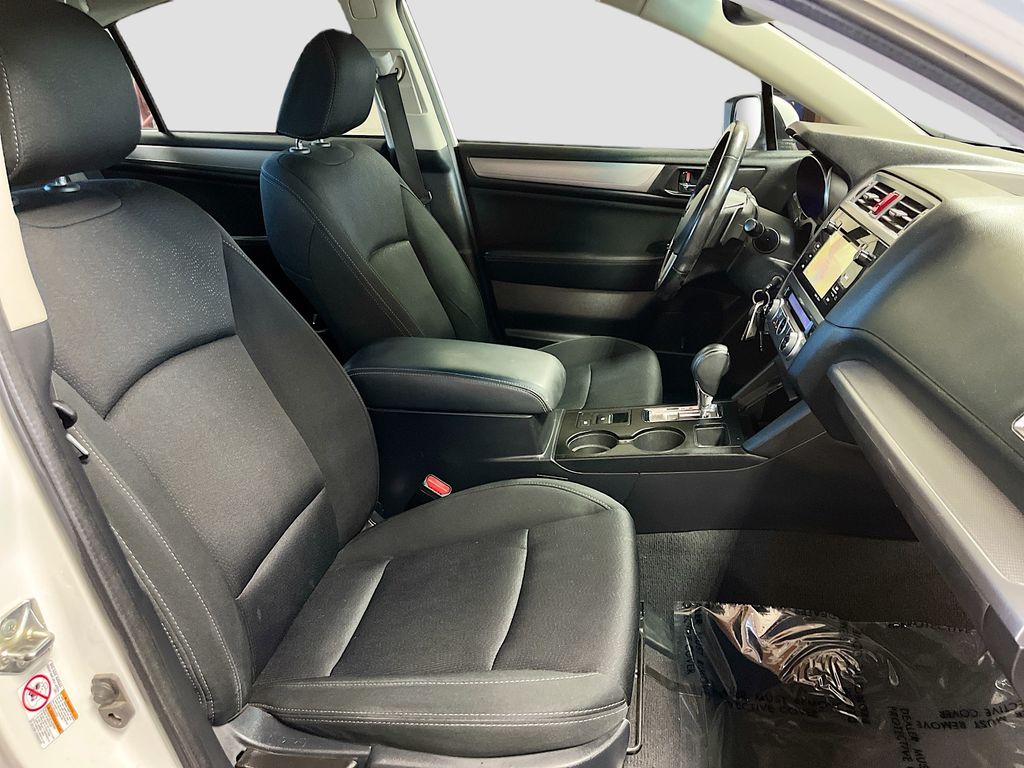 Used 2016 White Subaru 2.5i image 27