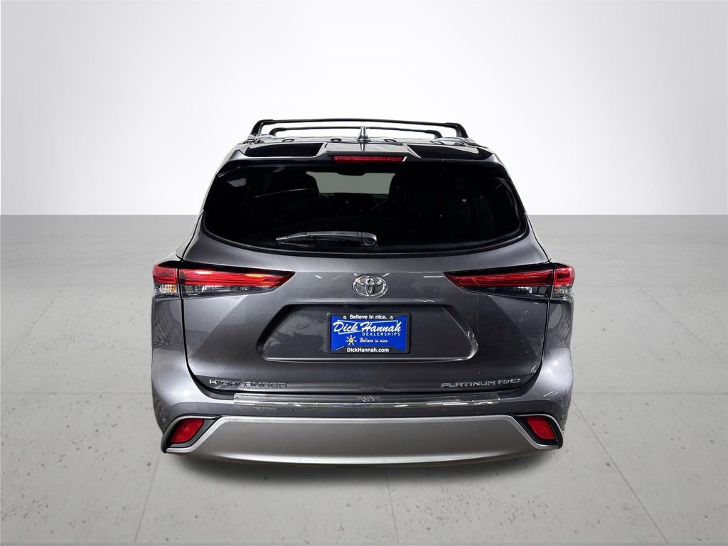 2022 Toyota Highlander Platinum