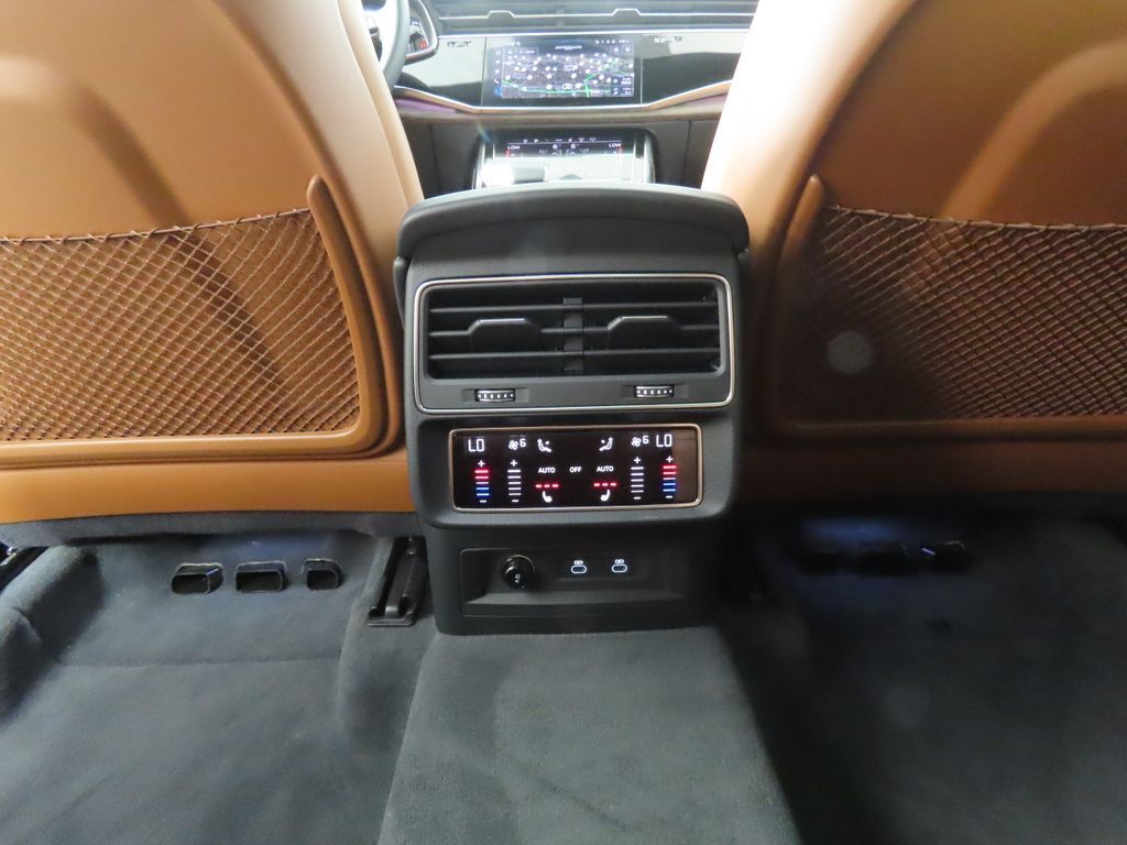 Thumbnail: 2026 Audi Q8 - 26