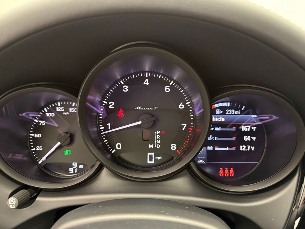 Thumbnail: 2026 Porsche Macan - 11