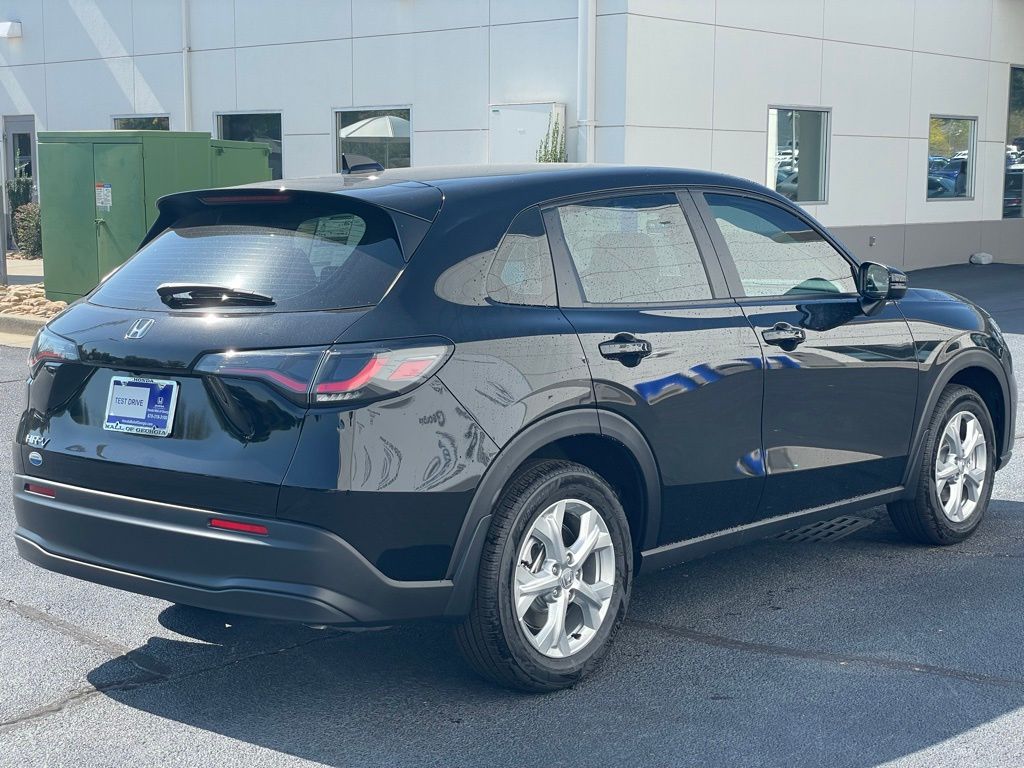 2025 Honda HR-V LX 5