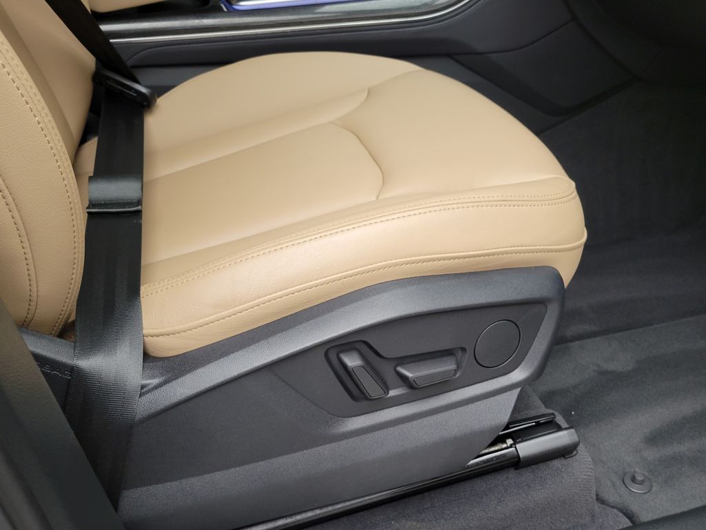 Thumbnail: 2023 Audi Q7 - 14