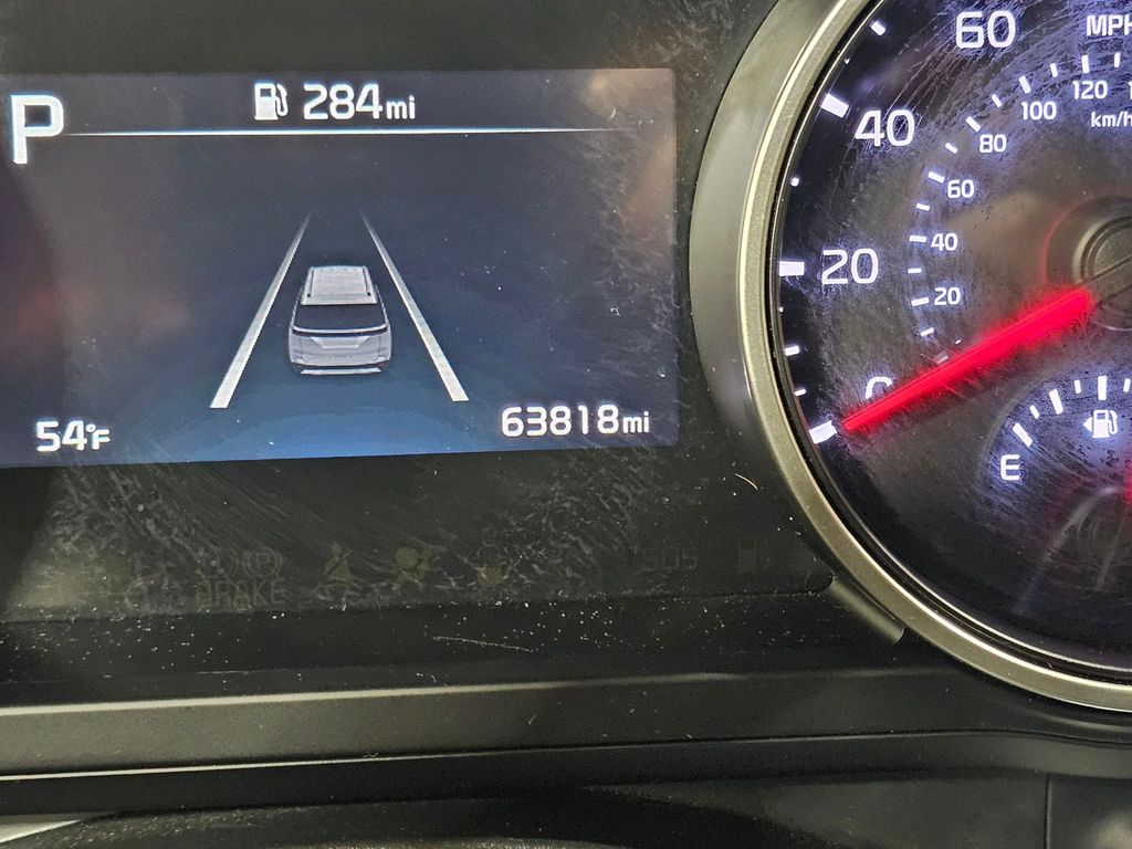 Used 2024 White Kia LX image 27