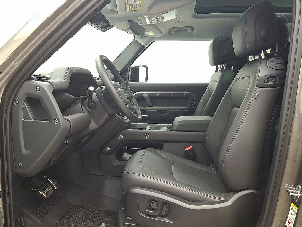Thumbnail: 2025 Land Rover Defender - 14