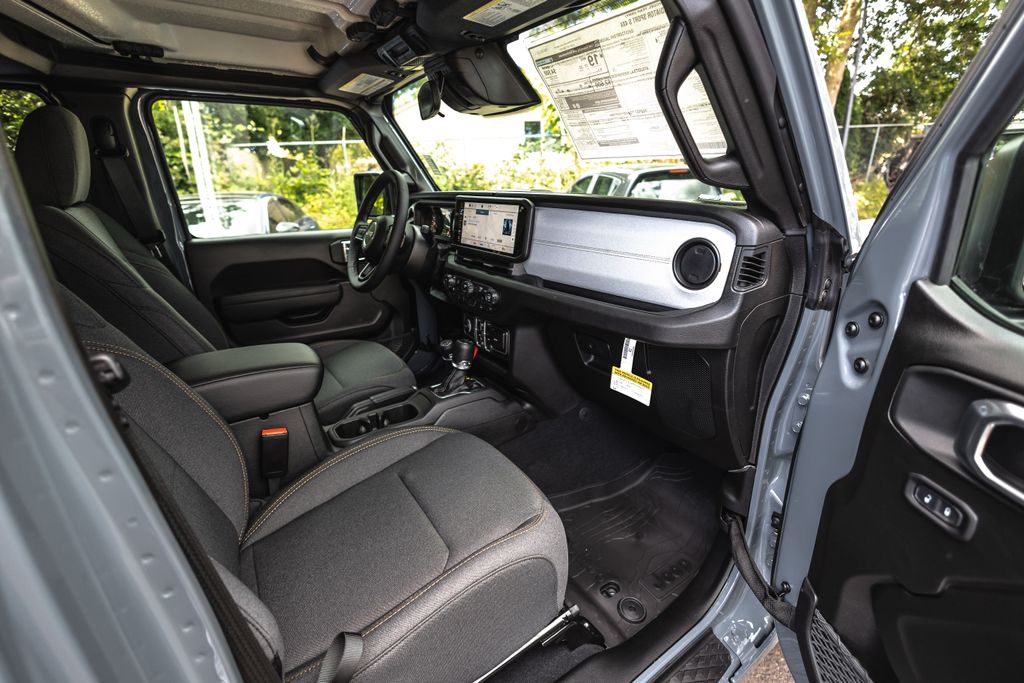 2026 Jeep Gladiator Sport S thumbnail 26