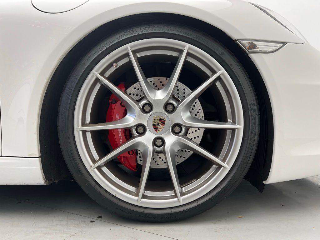 Thumbnail: 2012 Porsche 911 - 26