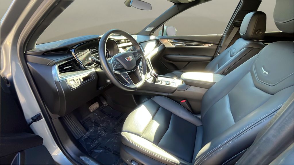 used 2023 Cadillac XT5 car, priced at $35,333