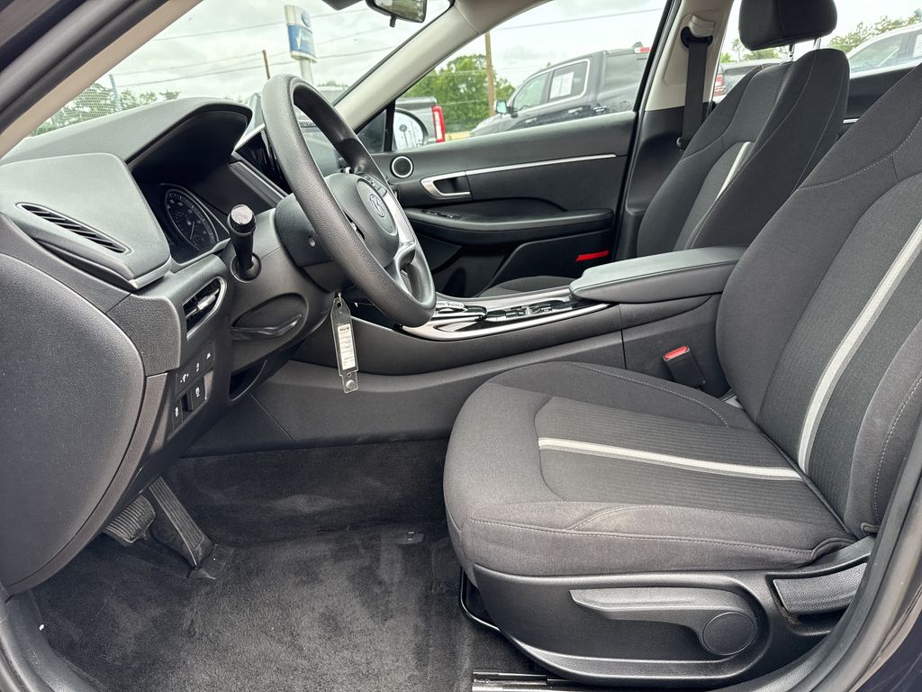 2023 Hyundai Sonata SE - 11