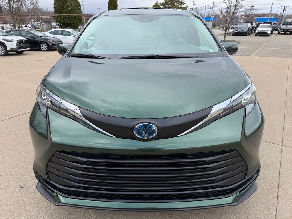used 2025 Toyota Sienna car, priced at $41,903