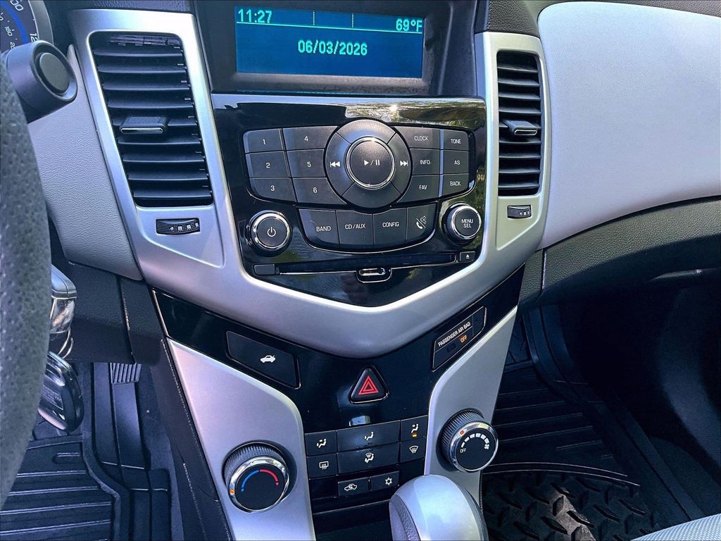 2016 Chevrolet Cruze Limited — photo 25