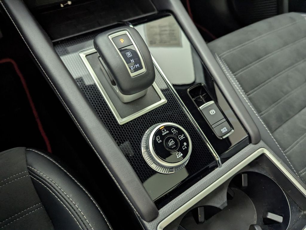 2024 White Mitsubishi Outlander SE Ralliart 4X4 SUV