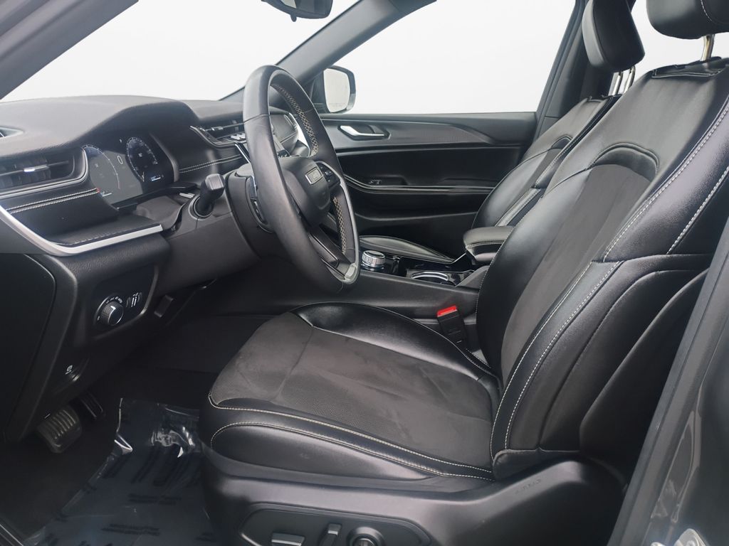 Used Car 2023 Jeep Grand Cherokee L  Altitude For Sale Under $30,000 In Austin, Texas