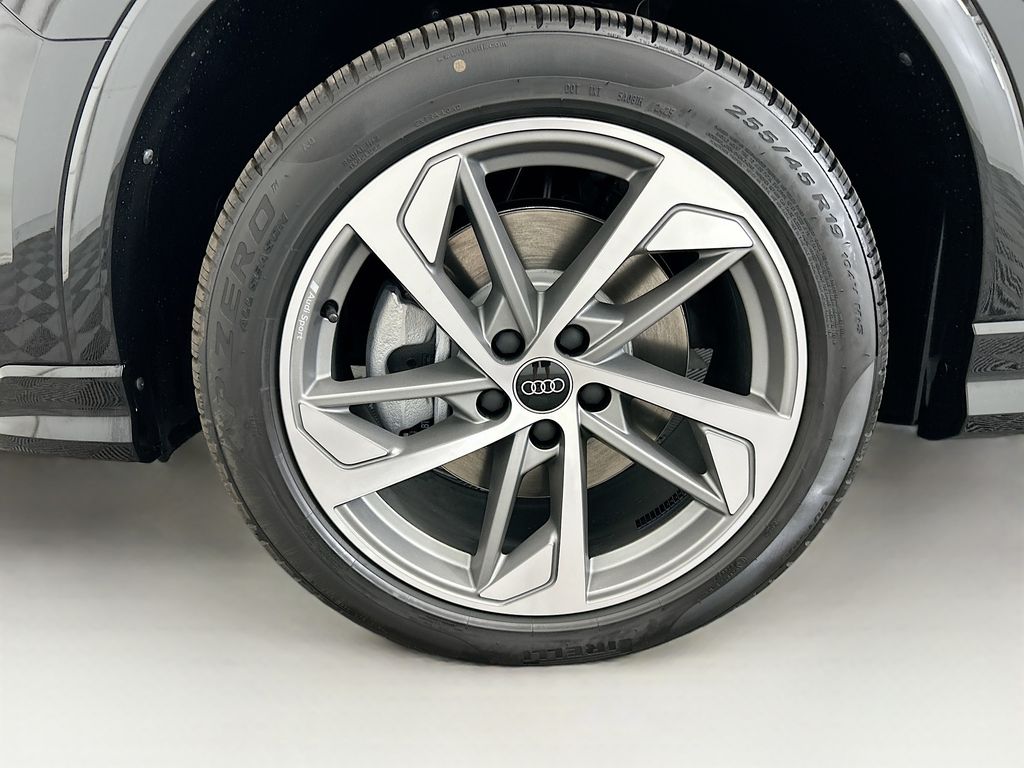 Thumbnail: 2025 Audi Q3 - 28