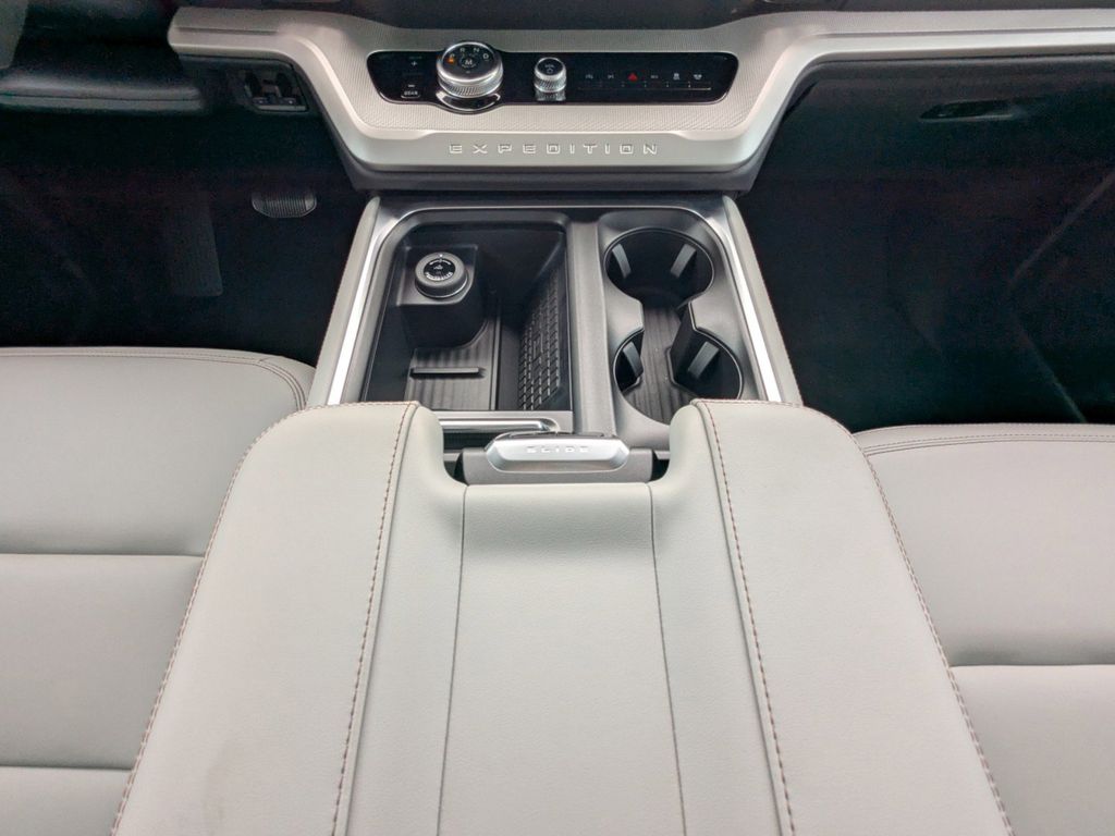 2025 Ford Expedition Active MAX