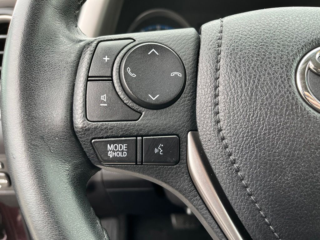 Thumbnail: 2018 Toyota RAV4 - 10