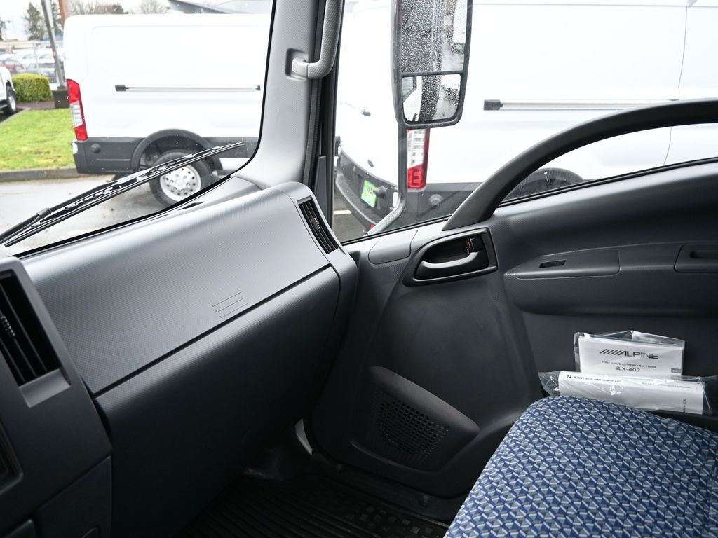 2025 Isuzu NPR HD 