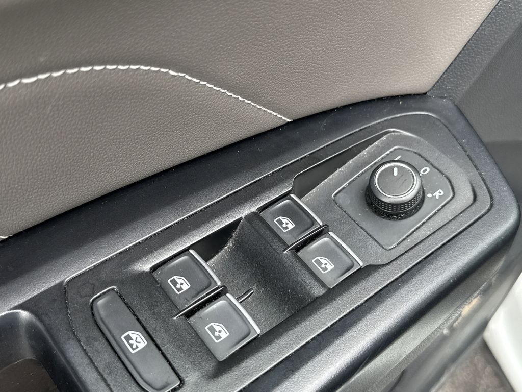 2021 Volkswagen Atlas 3.6L V6 SE w/Technology White at Wharton Chevrolet GMC