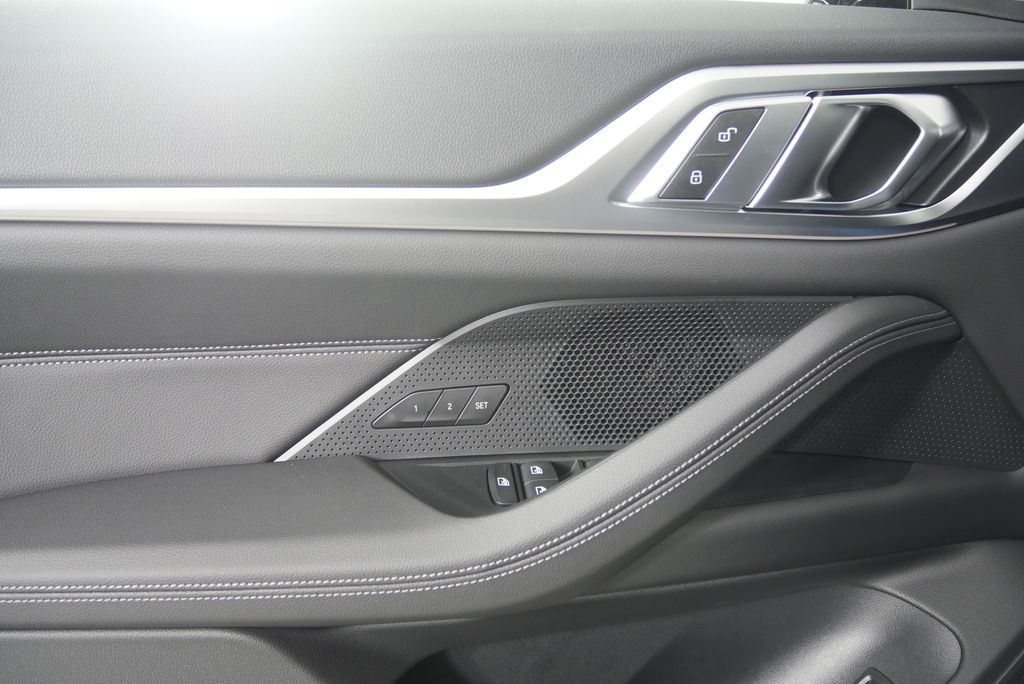 Thumbnail: 2026 BMW i4 - 8