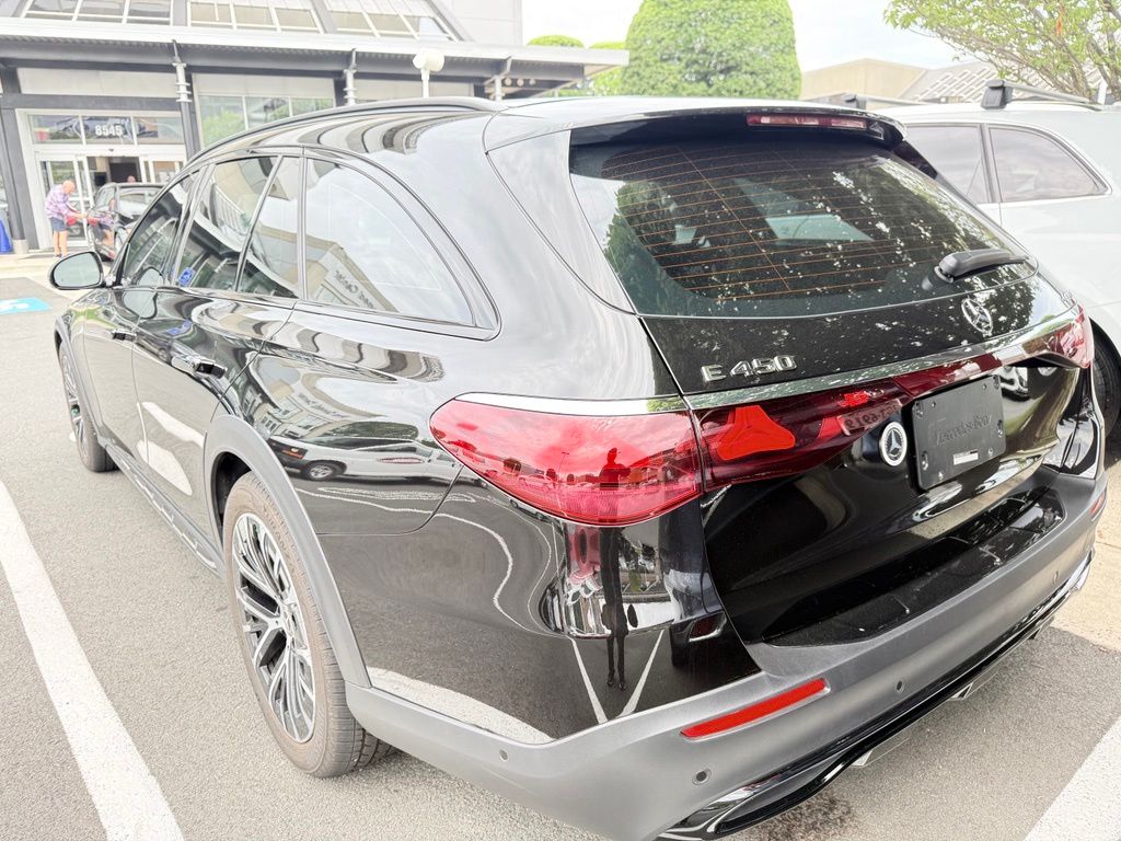 Thumbnail: 2025 Mercedes-Benz E-Class - 4