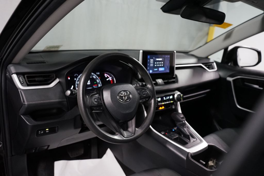 Thumbnail: 2024 Toyota RAV4 - 11