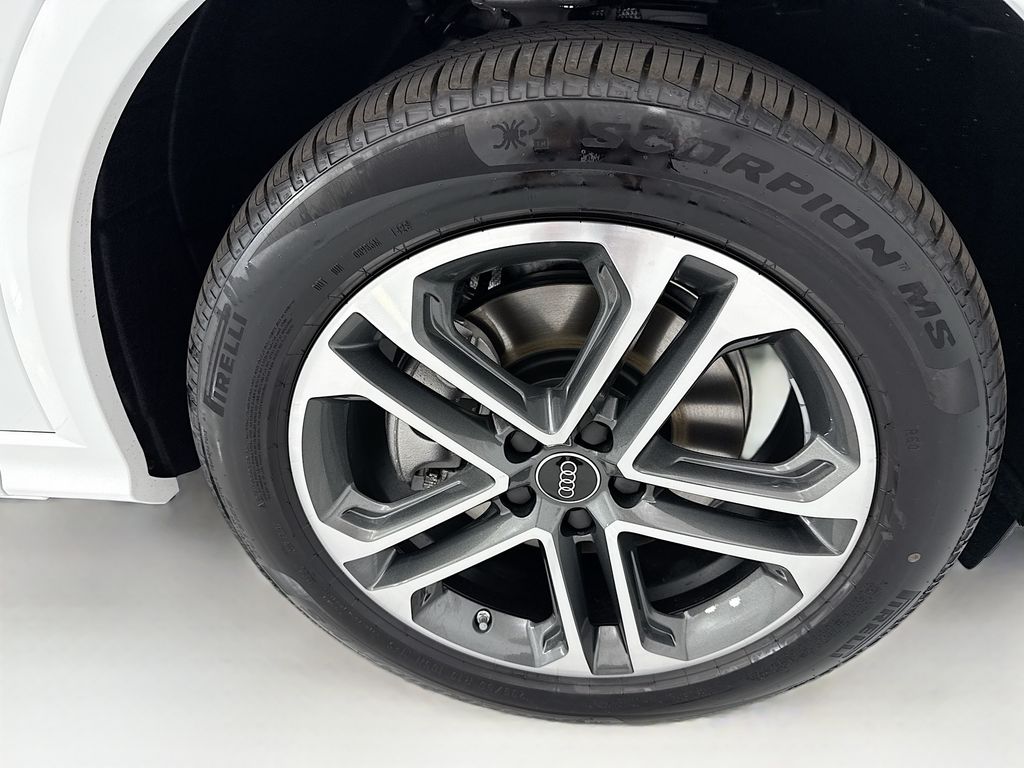 Thumbnail: 2026 Audi Q5 - 32